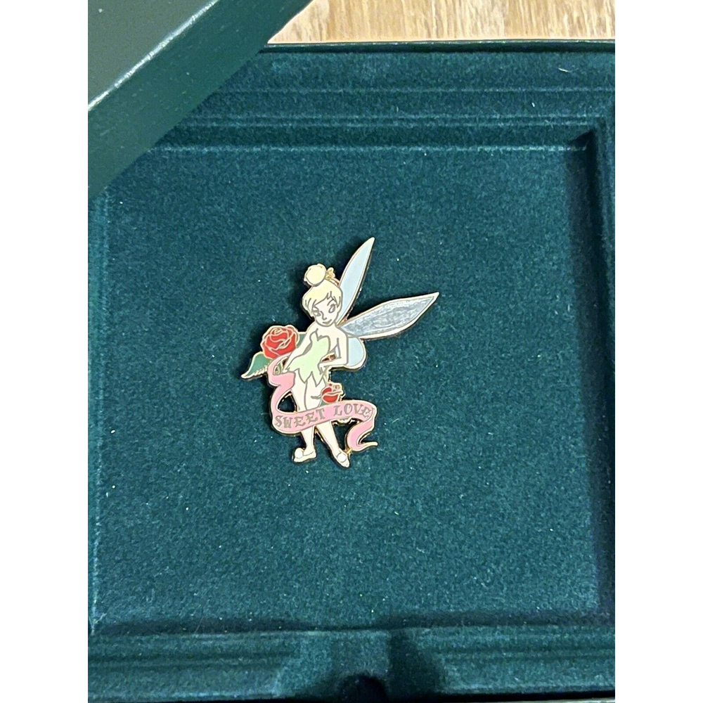 Disney Tinkerbell "Sweet Love" Ribbon Banner Roses Flowers Pin